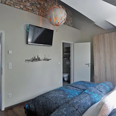 Frankfurt Bed & Breakfast-3